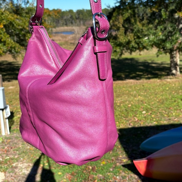Coach soho hobo bucket buckle bag purple purse oversized crossbody C0968
13882 - Picture 2 of 16